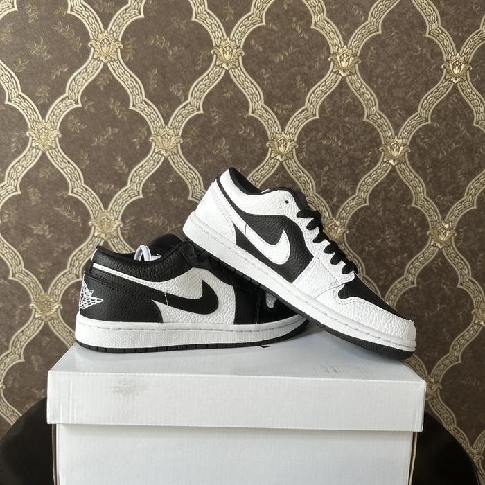 Jual air jordan low Split Black white Homage to home