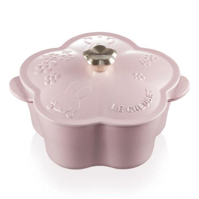 Gambar LE CREUSET ORIGINAL MIFFY COLLECTION - Flower s.pink dari Celiebox undefined Tokopedia