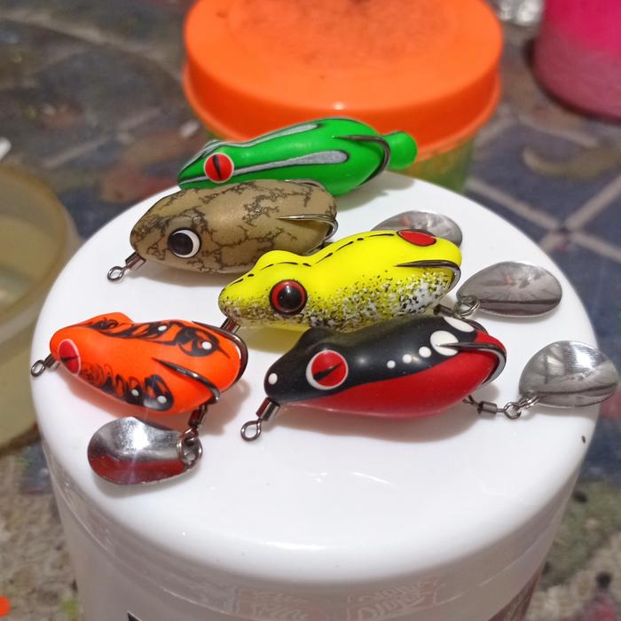 Gambar SOFT FROG / SOFROG 5PCS 3,5CM SAMPAI 5CM HOOK KENZI dari ANAK LURE KALIMANTAN undefined Tokopedia