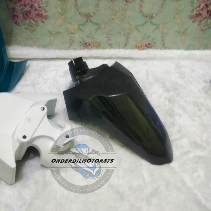 Gambar Spakbor Depan Beat Fi Lama Slebor Beat Fi ESP 2013 2014 2015 - Hitam, Spon+Buble dari OnderdilMotor875 undefined Tokopedia