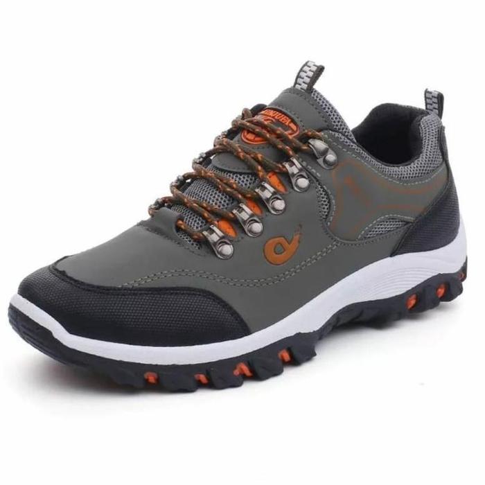 Gambar Sepatu Pria Outdoor CHRISTIAN LORD sepatu gunung hiking Import Asli - Grey, 39 dari Mahadevan Store undefined Tokopedia