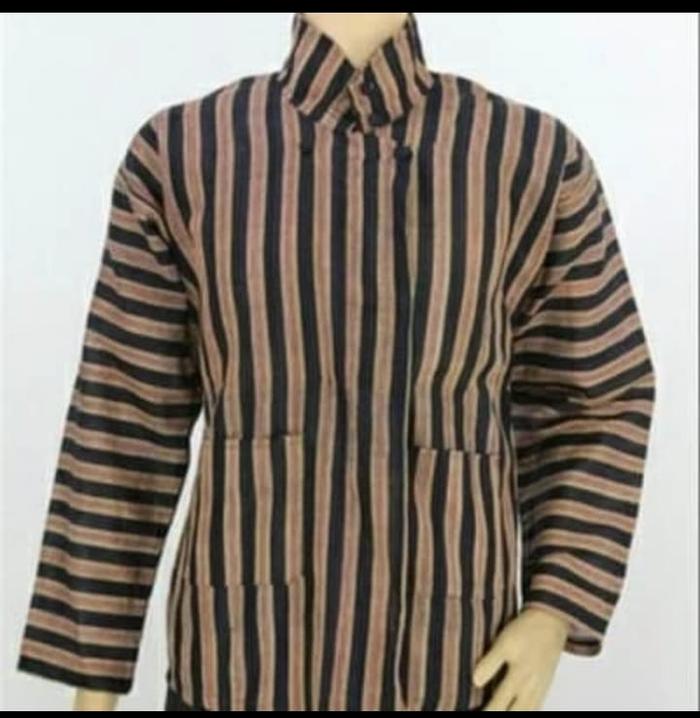 Gambar SETELAH 1 SET BAJU ADAT LAKI/PRIA/COWO SURJAN LURIK PAKAIAN ADAT JAWA - BAJU (SAJA), S dari RAYNA OLSHOP17 undefined Tokopedia