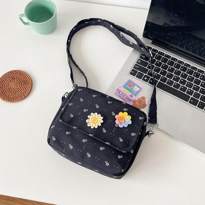 Gambar Mismi Felly Bag Tas Selempang Wanita Motif Flower Korean Style - 36F - Hitam dari Mismi Official Store undefined Tokopedia