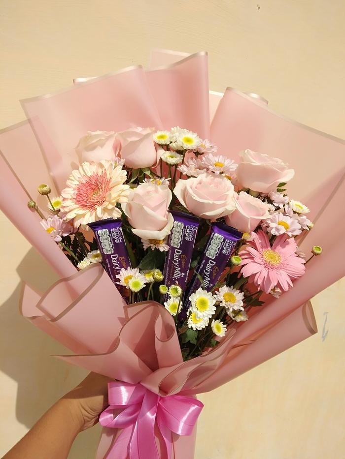 Gambar flower medan buket coklat valentine wisuda ulang tahun anniversary - CP07 dari Flowers Medan undefined 4 Tokopedia