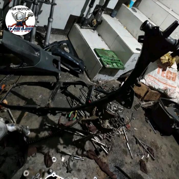 Gambar rangka sasis krangka frame original yamaha jupiter z1 z 1 1dy fi dari tgr motor sumedang undefined Tokopedia