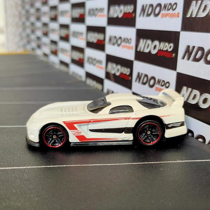 Gambar Hot Wheels Dodge Viper GTS-R White 2nd Loose - 2010 Mystery Cars - Loose dari Ndondo Store_NEW undefined Tokopedia