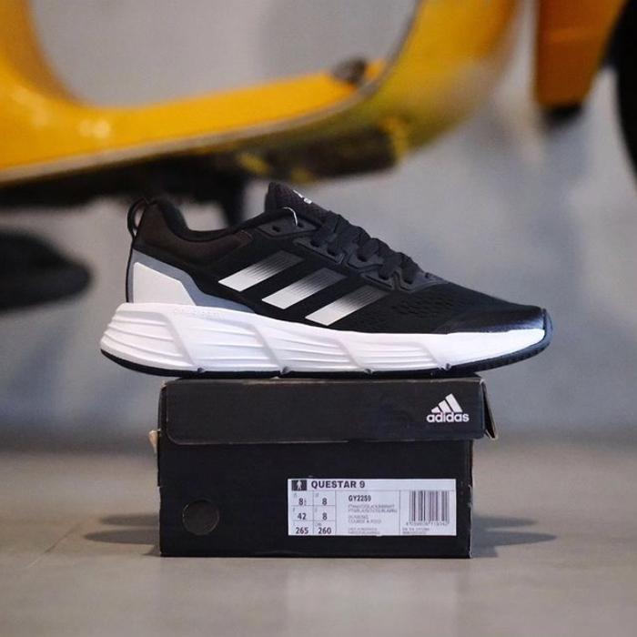 Gambar Sepatu Running Pria Adidas Questar 9 Black Silver Original - Hitam, 40 dari INDOSNEAKERS2 undefined Tokopedia