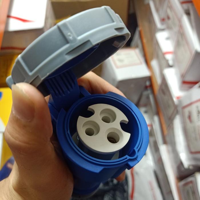 Jual Industrial Plug & Socket 3 Pole 16 A Fort - Socket FT 2132 ...