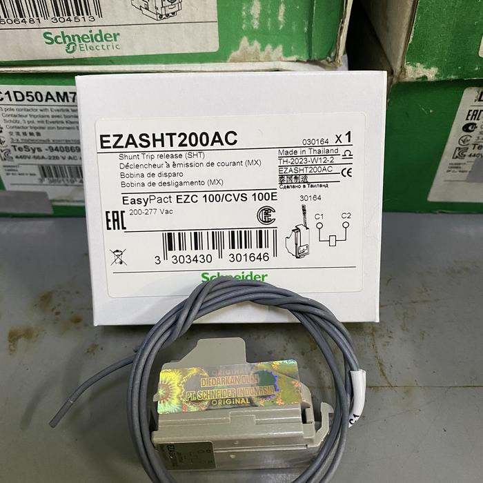 1PC New in box SCHNEIDER EZASHT200AC Circuit Breaker