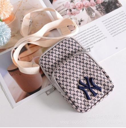 Gambar (CBG) Sling bag handphone import NY - Putih dari Cutebaby First Grosir undefined Tokopedia