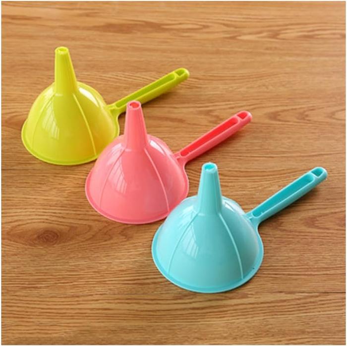 Gambar Corong Plastik Corong Minyak Funnel Corong Gagang Plastik Serbaguna - CORONG GAGANG dari Toso Mart undefined Tokopedia