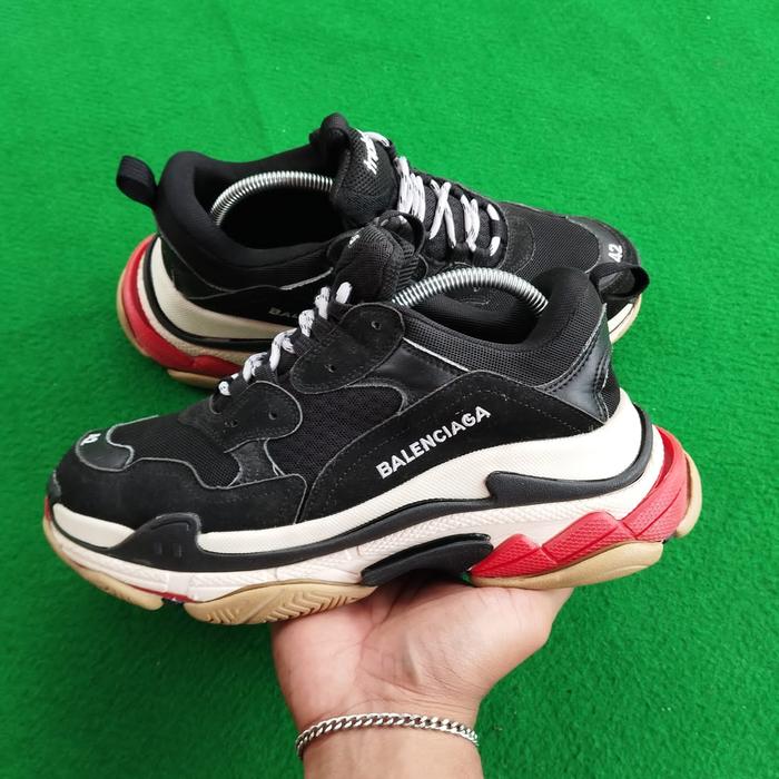 Gambar SNEAKER SECOND PRIA BLNCGA JUAL SEPATU PRIA dari VIBSNEAKERS undefined Tokopedia