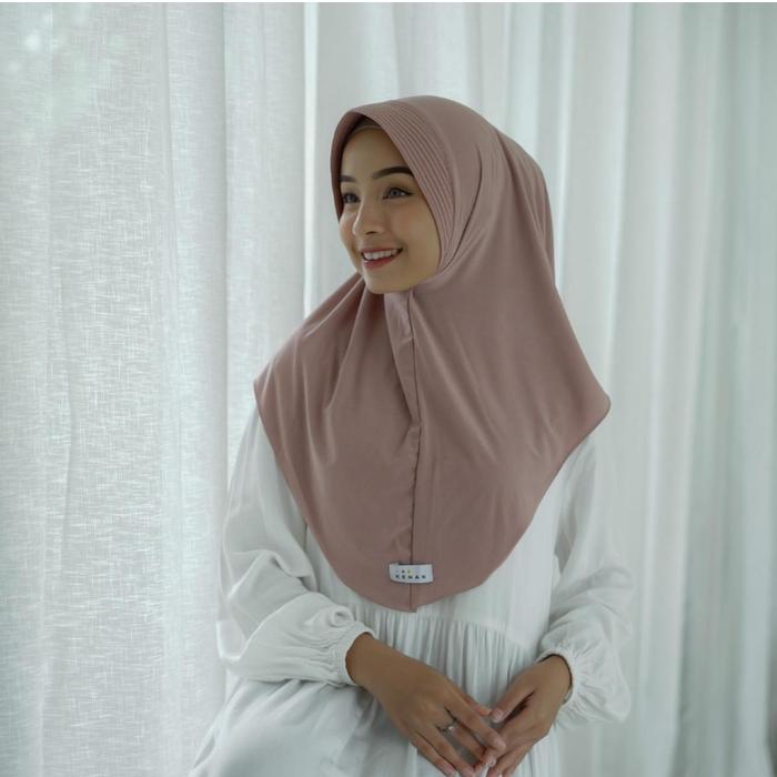 Gambar KENAN - HIJAB BERGO HAMIDAH JERSEY KERUDUNG INSTAN // DZEVADA UKURAN M - Coffee dari D&#39;Ruby Hijab &amp; Fashion undefined Tokopedia