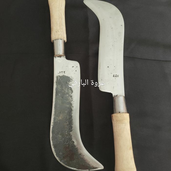 Gambar pisau sabit kotok/ pisau bedog/pengupas batok kelapa / alat perkebunan dari rm barokah pandebesi undefined Tokopedia