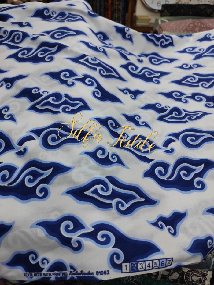 Gambar Bahan kain Batik Printing Motif Megamendung / Katun Batik Baturaden - Putih Biru dari QarinTextile18 undefined Tokopedia