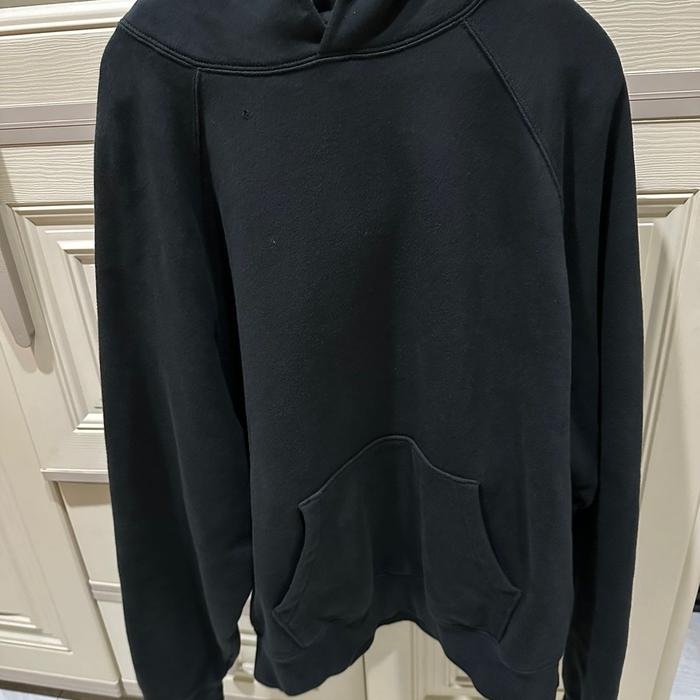 Gambar Essentials Fear of god hoodie ss20 original dari TokoKelvintan undefined Tokopedia