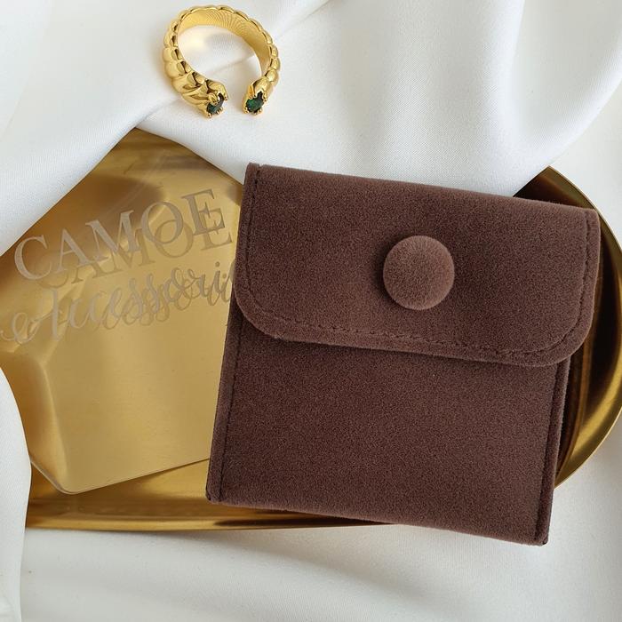 Gambar CAMOE - Premium Velvet Jewelry Pouch / Kantong Beludru Grosir - Brown dari Camoe.id undefined Tokopedia