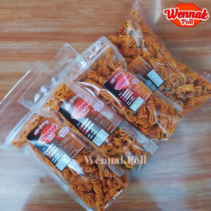 Gambar snack mie gulung Cabe Asli | jajanan renyah kemasan 100gr - Pedas Biasa dari wennakpoll undefined Tokopedia