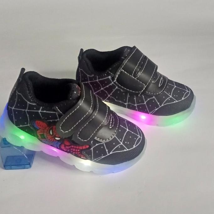 Gambar NEW PRODUCT SEPATU ANAK LAKI-LAKI LED SPIDERMAN - Hitam, 26 dari SUSANTISPORT 39 undefined Tokopedia