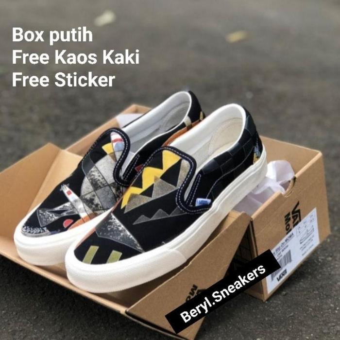 Gambar ORIGINAL Sepatu Vans Slip On X Moma Black Premium Terlaris / Sepatu - MOMA BLACK, 36 dari intanhi undefined Tokopedia