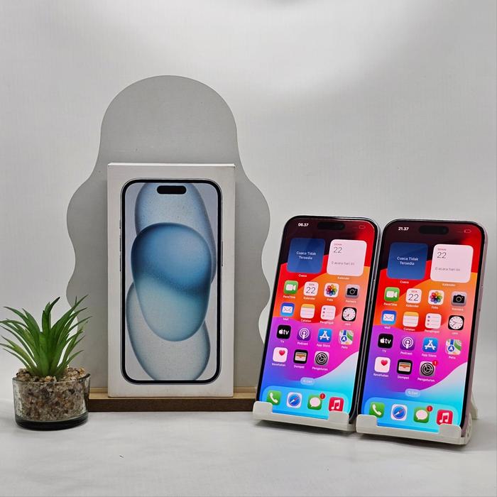 Gambar Iphone 15 256 GB Ibox Garansi Resmi Indonesia Bh 100 Persen - Black dari Waloh Store undefined Tokopedia