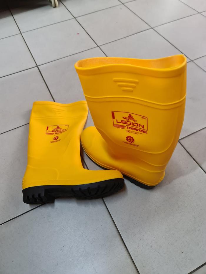 Gambar Sepatu Boot Karet Safety LEGION TERASTEEL Ujung Ada Besi Steel Toe Cap - 41 dari Gading Safety undefined Tokopedia