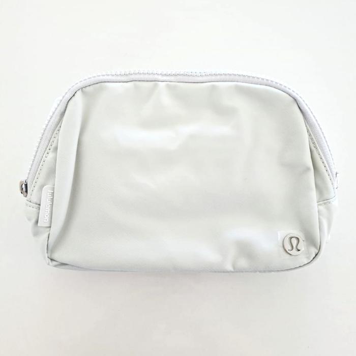 Lululemon Everywhere Sling Bag VPOR