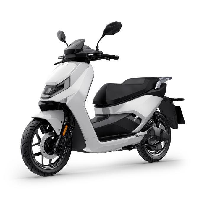 Gambar Gova F600 (On The Road Jabodetabek) - Putih, 1 baterai dari NIU Flagship Jakarta undefined Tokopedia