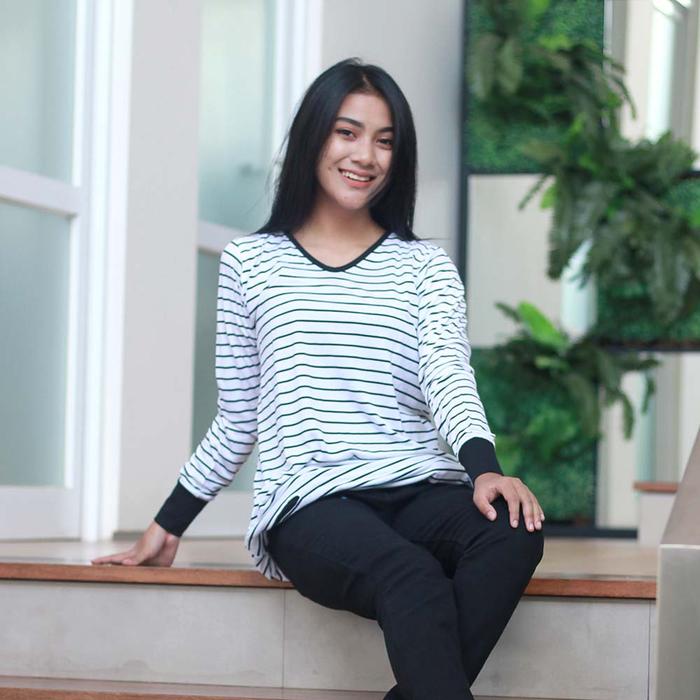 Gambar Fashion Wanita Pakaian Atasan SCR INF 827 - PTHKOM, M dari NaakFashion undefined Tokopedia