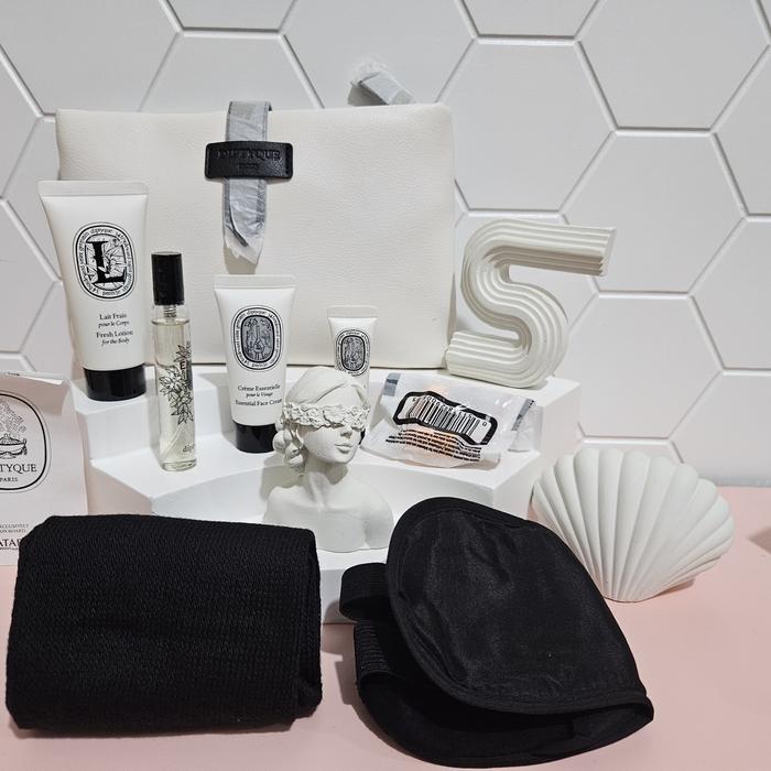 Gambar Diptyque qatar set dari livinghope undefined Tokopedia