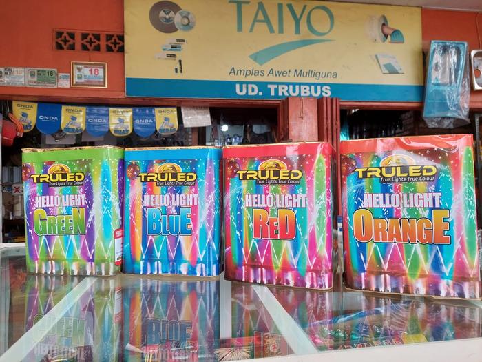 Gambar ASAP WARNA HALO WARNA SEMBURAN ASAP WARNA WARNI ASAP SMOKE BOMB WARNA - Merah dari TRUBUS LED undefined Tokopedia