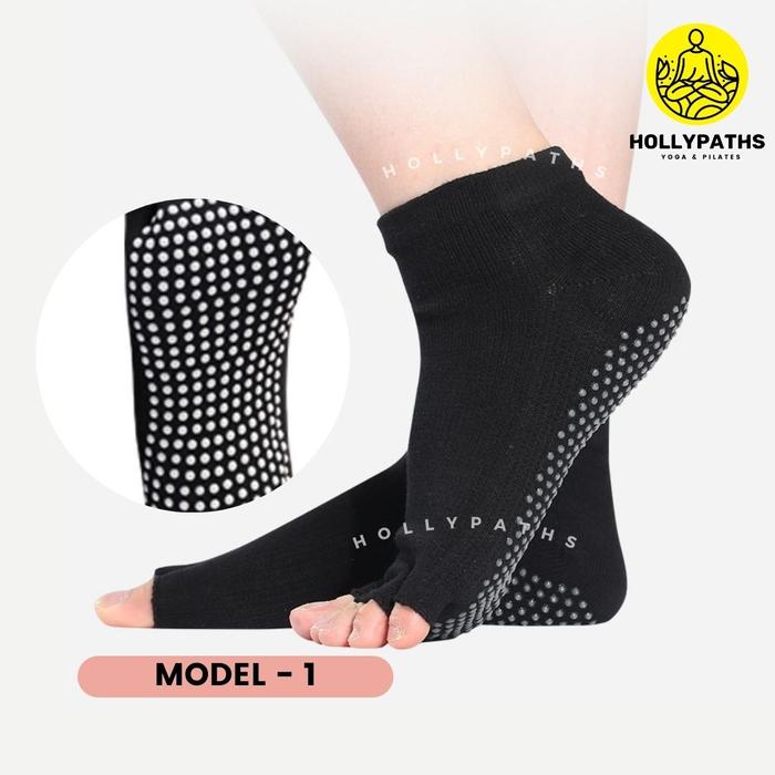 Gambar Kaos Kaki Yoga Premium / Kaos Kaki Pilates Yoga Anti Slip Premium - MODEL - 1 dari HollyPaths undefined Tokopedia