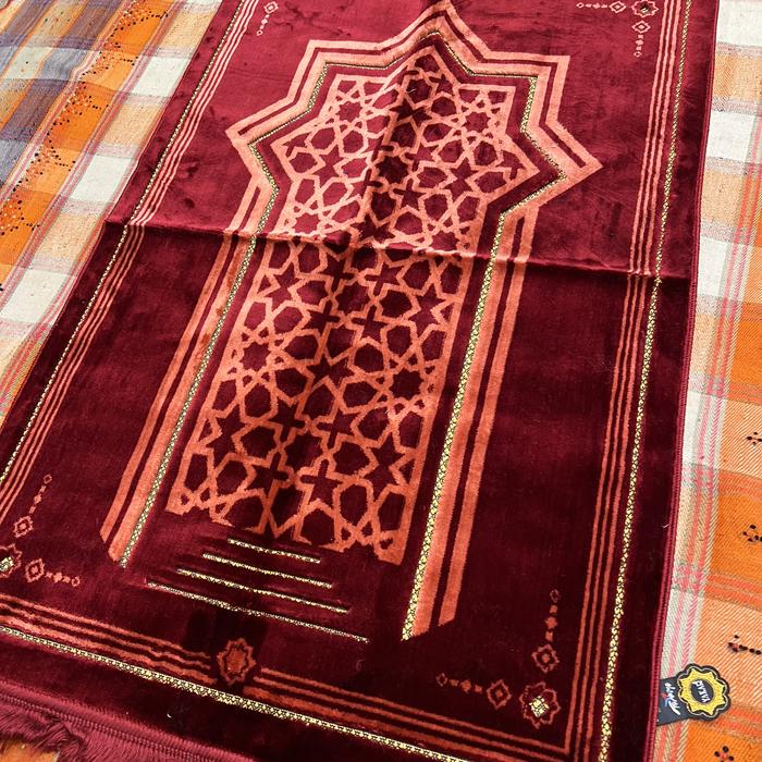 Gambar Sajadah ambal tebal super quality - Merah1 dari Unique carpet persia undefined Tokopedia