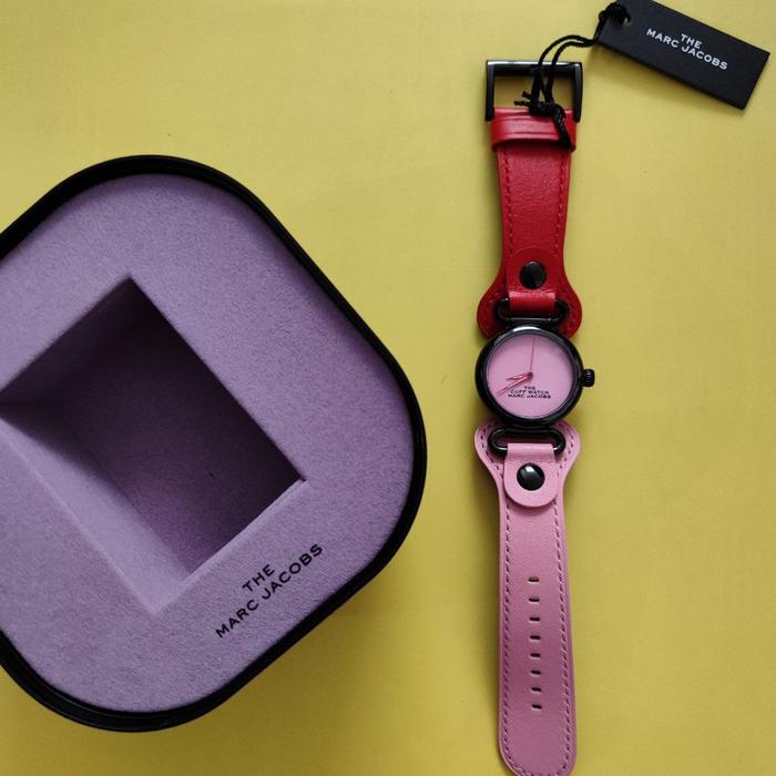 Gambar Jam Tangan Wanita Original MJ The Cuff Ladies Leather Watch - Purple Pink dari The AuthenticNina undefined Tokopedia