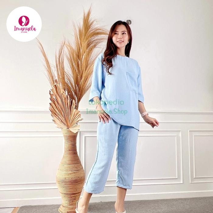 Gambar Setelan Baju Wanita / Setelan Kaos Cewek Murah / Set Celana CR - Biru dari Imanuela.Shop undefined Tokopedia