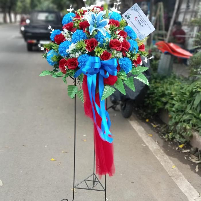 Gambar Standing Bunga Artificial - 028 Bunga Palsu Buket Bunga Wisuda cantik - Standing 1 dari Gaby Bella Florist undefined Tokopedia