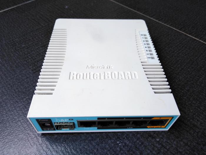 Gambar Mikrotik RB962UiGS-5HacT2HnT rb 962 ui gs 5 hac Router hap ac hAP-AC - Loose pack dari webhub undefined Tokopedia