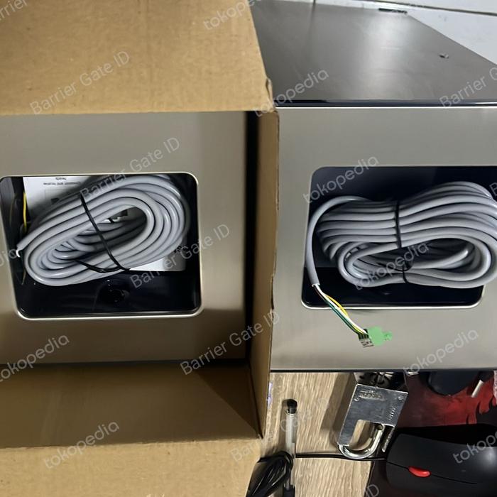 Gambar Foot Sensor Exit Button Switch Sensor Kaki for Sliding & Swing Door - 2 unit dari Barrier Gate ID undefined Tokopedia