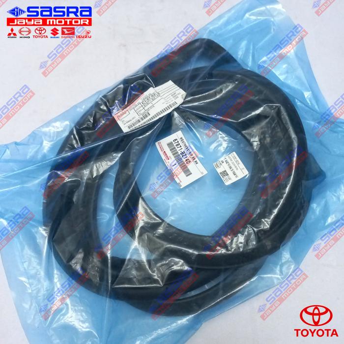 Gambar W/Strip Door RR/Karet Pintu Tengah AVANZA 2012-2021 TOYOTA ORIGINAL - KANAN dari Sasra Jaya OS undefined Tokopedia