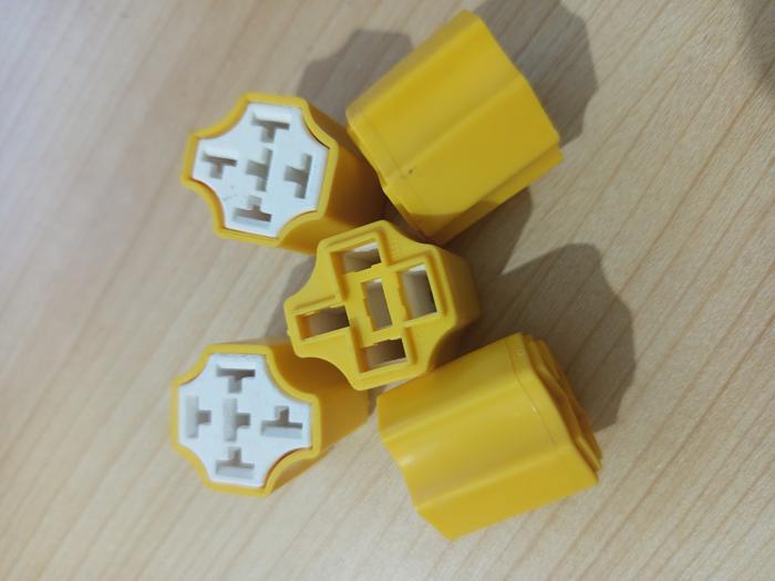 Gambar Socket relay rumah Relay keramik ceramic Relay connector soket relay 4 kaki 5 kaki relay klakson relay lampu - Kosongan, Biru dari Arnis Indonesia undefined Tokopedia