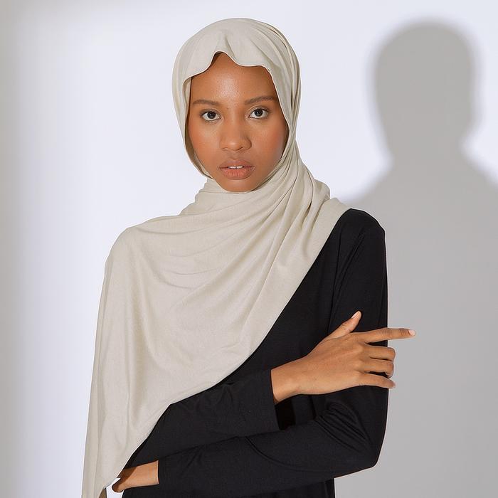 Gambar Lozy Hijab - Tana Shawl (Pashmina Kaos Rayon) - Cream Almond dari Lozy Hijab undefined Tokopedia