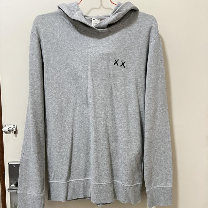 Gambar Uniqlo Hoodie x Kaws Sesame Street dari Alpha Steal undefined Tokopedia