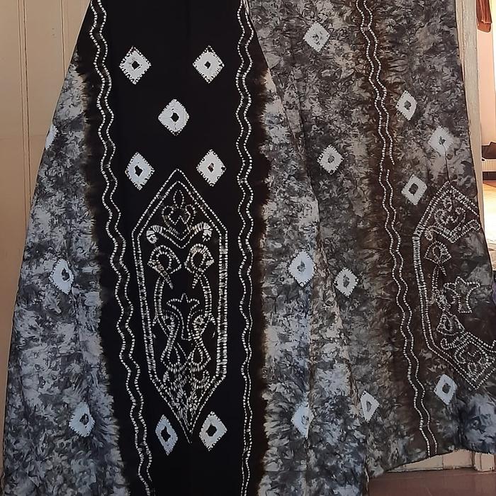 Gambar Kain Sasirangan Kaen Katun Jumputan Wanita Pria Banjarmasin Kalsel - Abu Cklt Hitam, Pjng 2M X 1,10M dari Gallery Yanti undefined Tokopedia