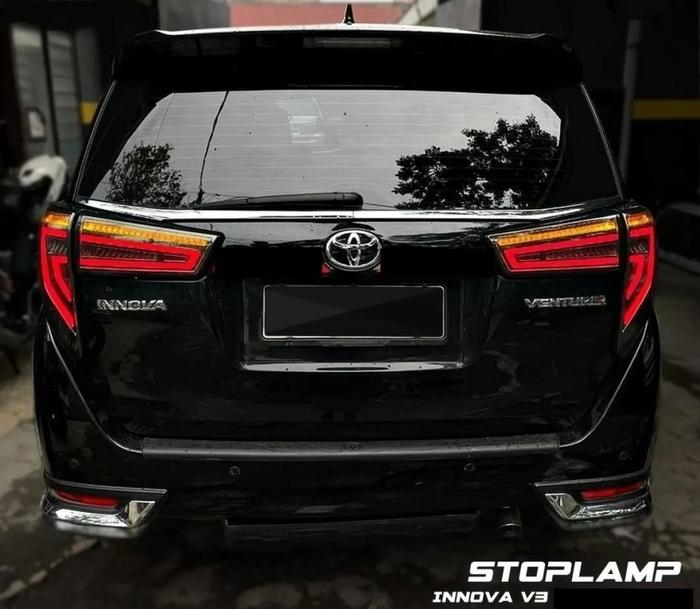 Gambar Stop Lamp Innova reborn 2016 2017 2018 2019 2020 V3 + trunk led Smoke - Tanpa Trunklid dari Toko Variasi Mobil Sby undefined Tokopedia