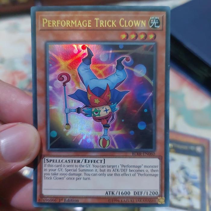 Yu-Gi-Oh Karte Performage Trick Clown – Ultra Rare, 1. Edition, Sammlerstück BLRR-EN060