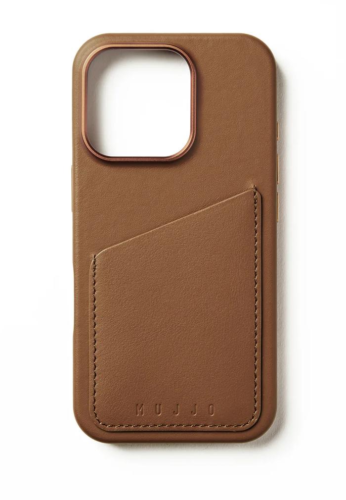 Case Handphone Mujjo Full Leather Wallet Case for iPhone 16 Pro Max With  Magsafe Dark Tan