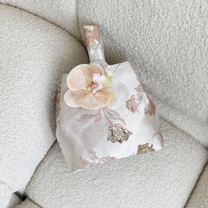 Gambar Pouch Hampers Gift Bag Natal Imlek Lebaran Premium Tas Kantong Kado - Square peach dari CASA CHIC undefined Tokopedia