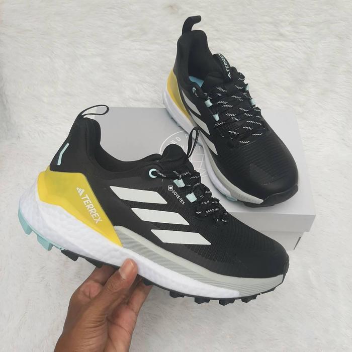Jual Sepatu Adidas Terrex Free Hiker LOW black Yellow Original