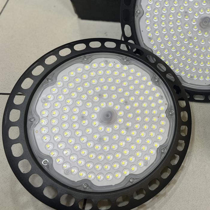 Gambar Lampu led highbay 100 watt 100w led ufo 100 watt lampu high bay led - 150w UFO dari Indo Led Lighting undefined Tokopedia