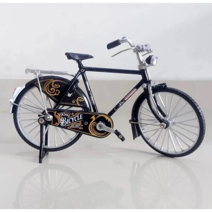 Gambar DIECAST MINIATUR SEPEDA KLASIK ANTIK ONTEL BETAWI BICYLE RODA DUA BESI METAL HOBI PAJANGAN DEKORASI DASHBOARD KOLEKTOR PEDAL STANG JADUL JAKARTA - 1:10 dari vbshopper undefined Tokopedia